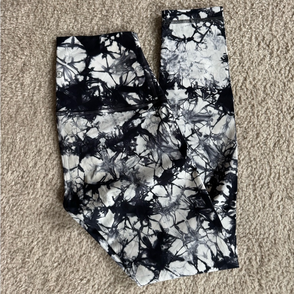 Lululemon Wunder Under Pant (Hi-Rise) (Shibori)
Shibori White Black - Picture 2 of 3